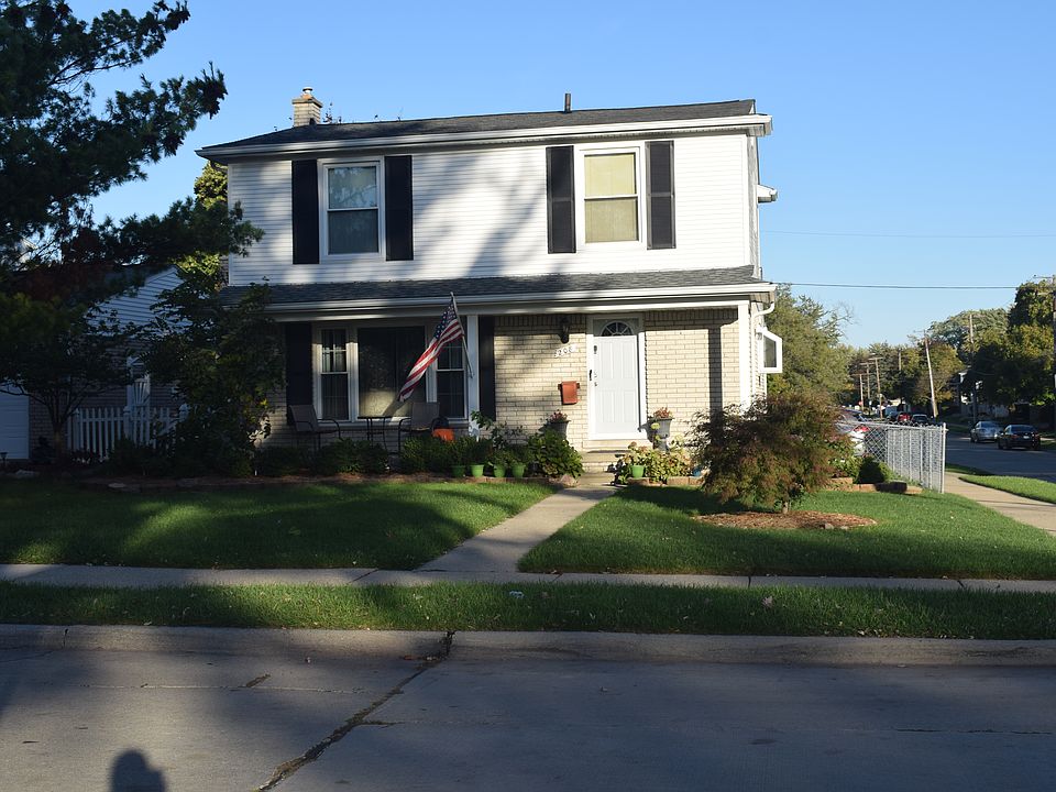 1st image of 208 N Manitou Ave