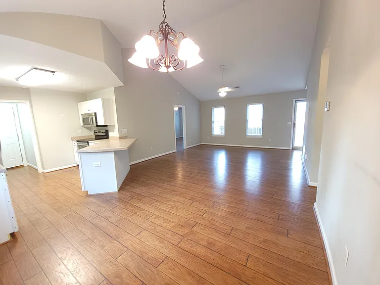 324 Weeping Willow Dr — Photo 4