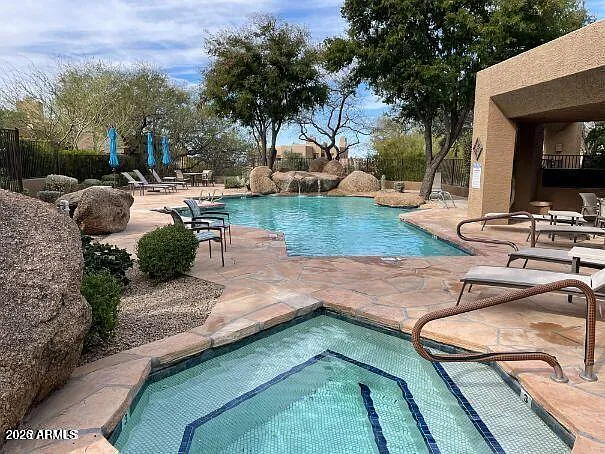 2 bed, 2.0 bath, 1337 sqft, $3,400 — Photo 2
