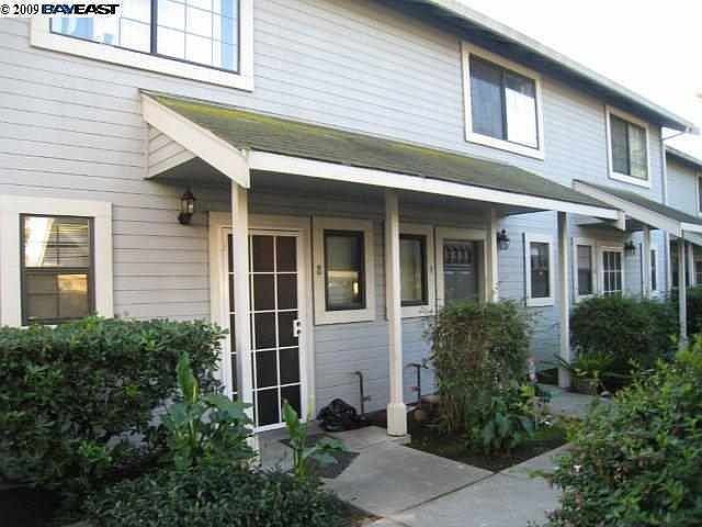 1st image of 387 Laurel Ave APT 8