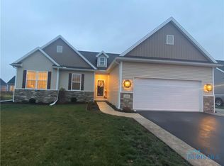 6614 Wesley Dr, Walbridge, OH 43465