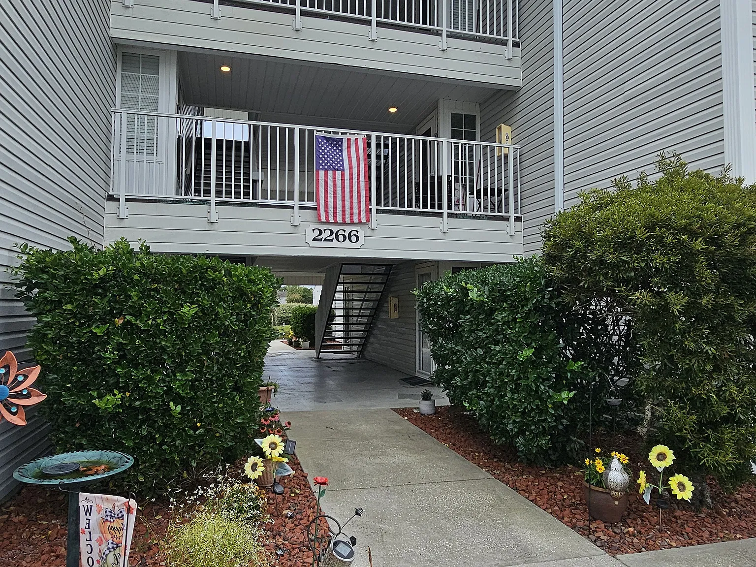 3 bed, 1300 sqft, $1,895 — Photo 3