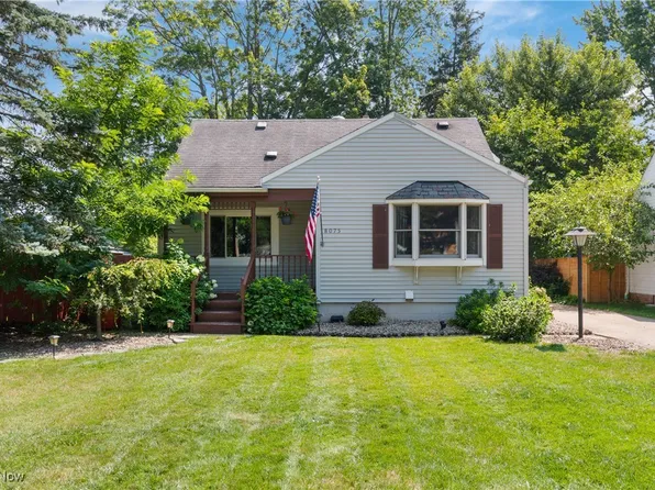 8075 Olmway Ave, Olmsted Falls, OH 44138