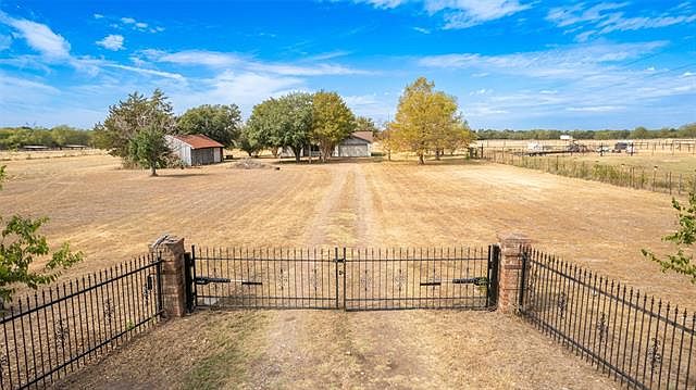 1st image of 4906 County Road 2244