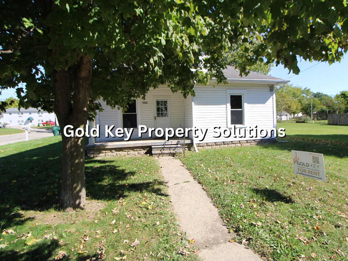 Muncie Updated 2 Br 1 Ba House With Newer Flooring And Paint (No Section 8) — Photo 2