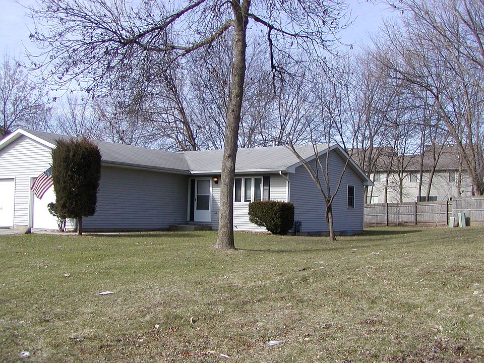 1st image of 828 Pine Grove Ave