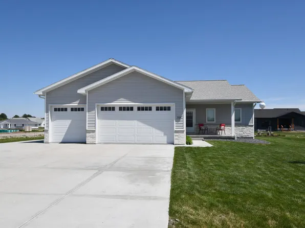 708 C Ave, Axtell, NE 68924