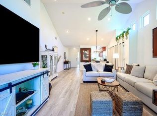 566 Beachwalk Cir, Naples, FL 34108