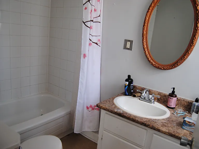 490 Wiley Ave #214 — Photo 4