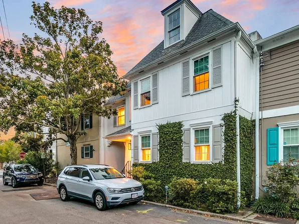 17 Poulnot Ln, Charleston, SC 29401