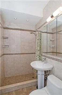 Sold by R New York | media 10