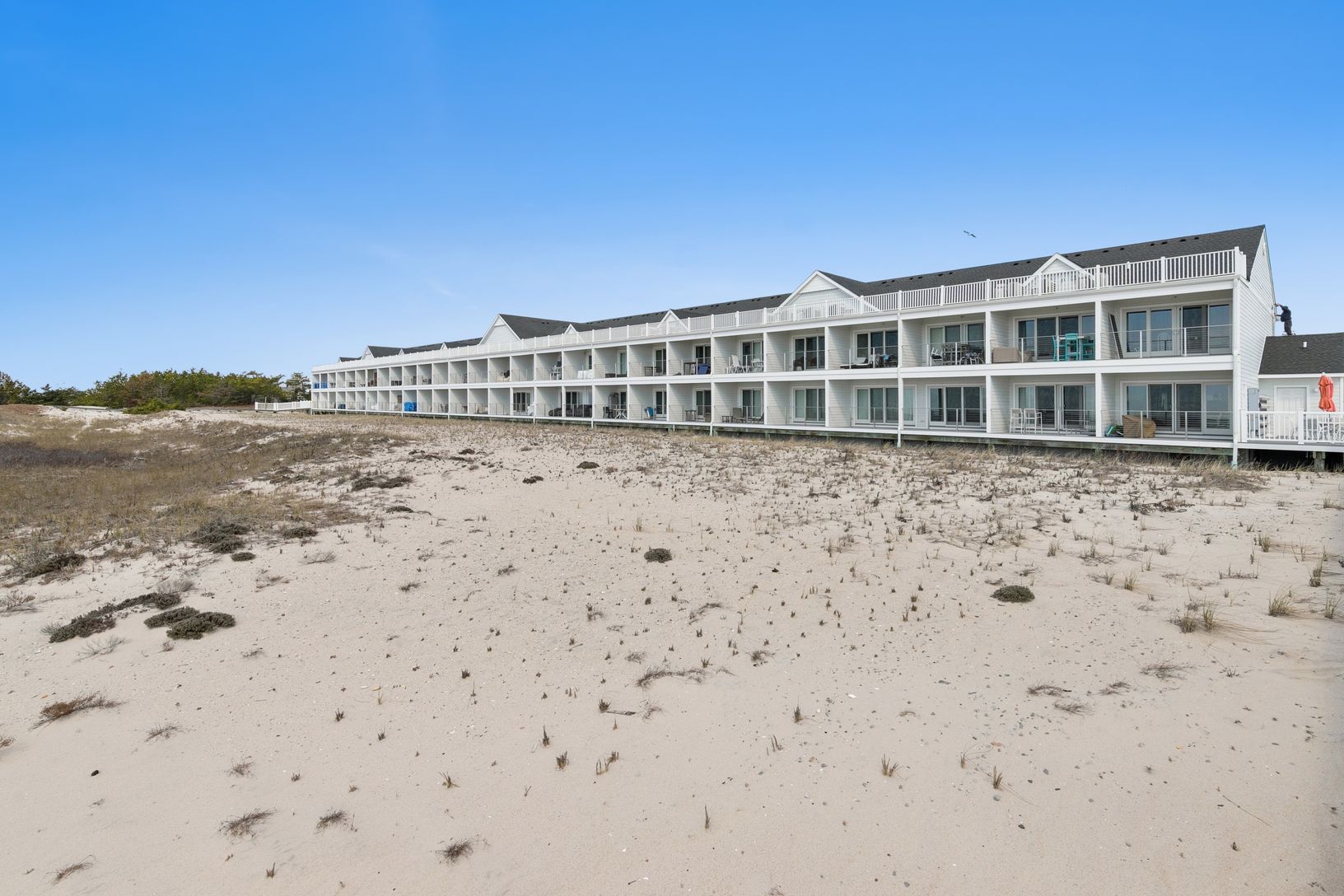  The Sandpiper - directly on the beach.