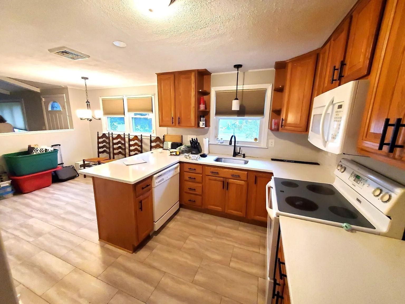 3 bed, 1.5 bath, 1433 sqft, $3,000 — Photo 4
