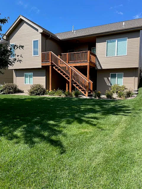 3715 S 202nd Ave — Photo 2