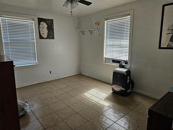 4th image of 121 Norview Dr