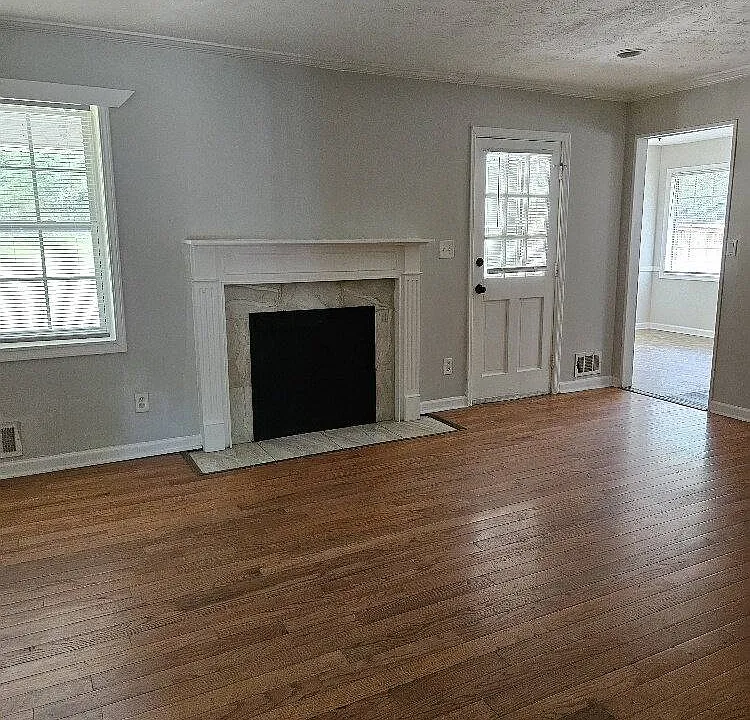 2250 Sandgate Cir