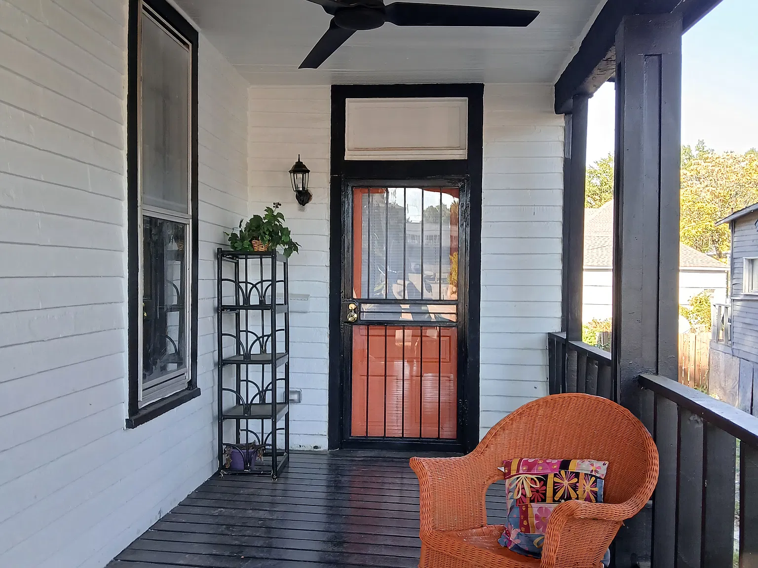1 bed, 700 sqft, $1,300 — Photo 2