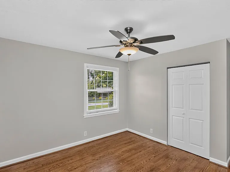 409 Woodberry Dr — Photo 14