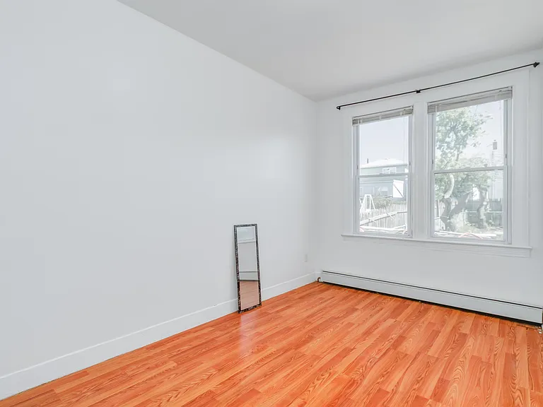404 Danforth Ave — Photo 7