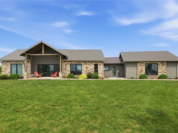 33793 219th St, Easton, KS 66020