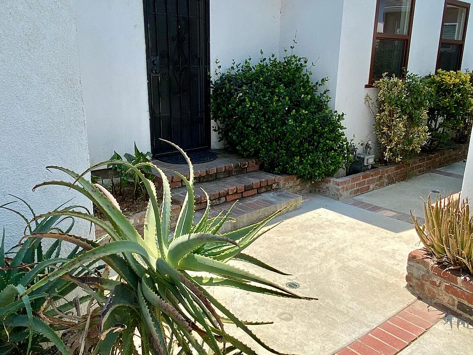 1st image of 14324 Tiara St #3/4