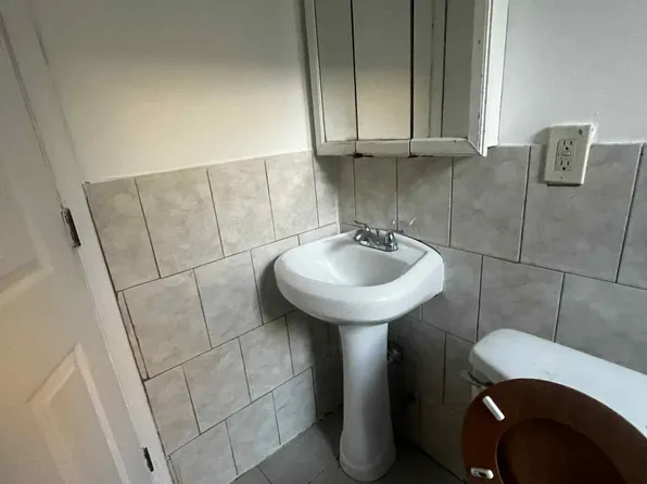 9 Vroom Street image 5 of 11