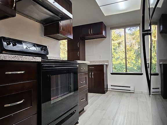 4th image of 4635 W Lake Sammamish Pkwy SE APT G303
