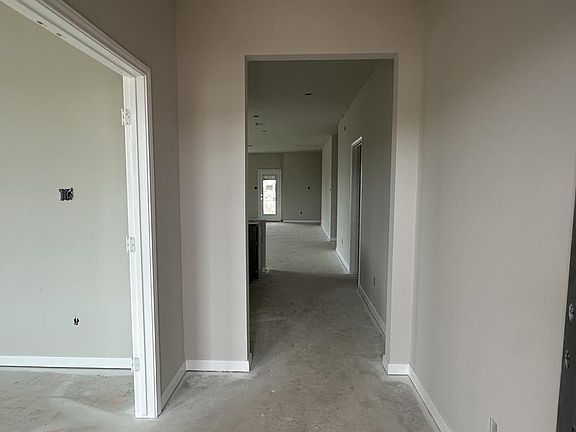 3rd image of 1009 Parkway