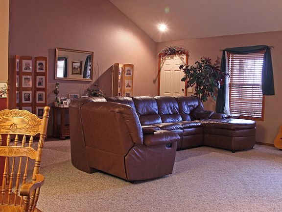 5th image of 2772 W Farm Road 48