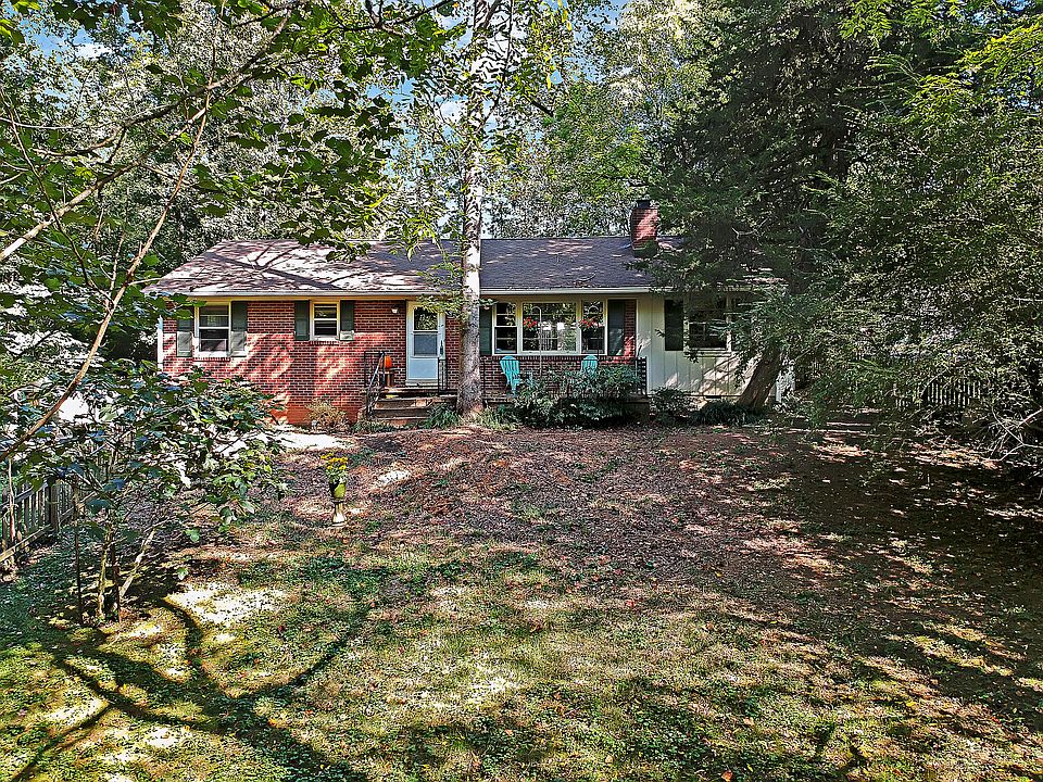 1st image of 5217 Daphne Dr