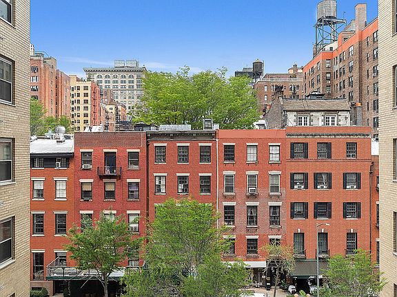 4th image of 20 E 9th St #6X