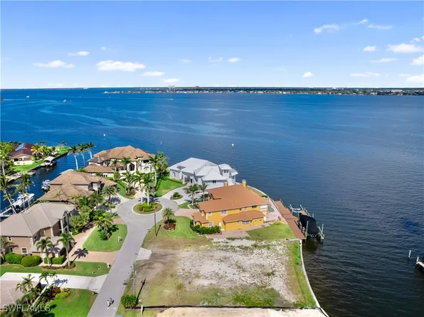 799 Cypress Lake Cir, Fort Myers, FL 33919