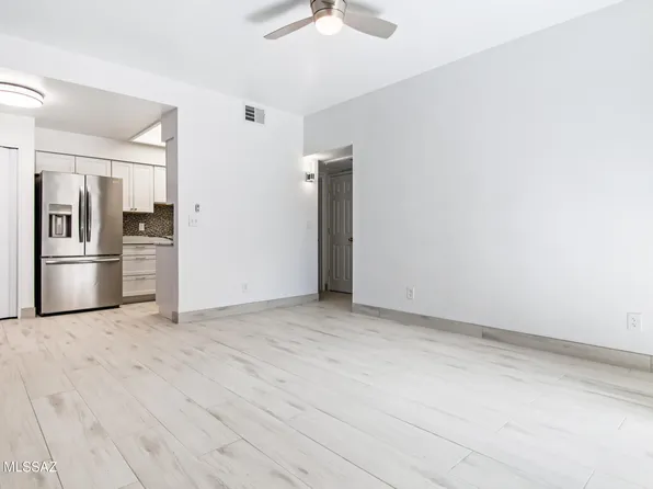 5750 N Camino Esplendora APT 115, Tucson, AZ 85718