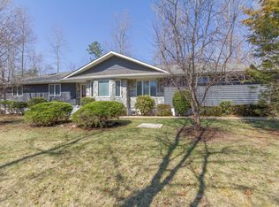 1 Greenleaf Ln, Palmyra, VA 22963