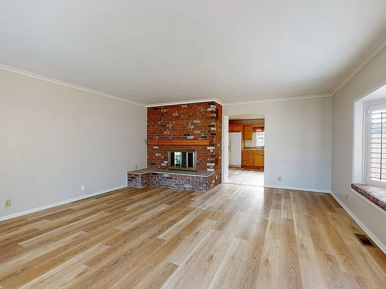 713 I Ave — Photo 2