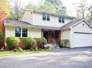 205 Courtney Dr, Verona, PA 15147