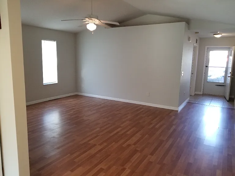 1051 N Saint Johns St — Photo 3