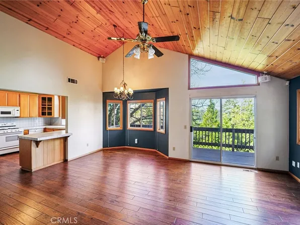 25274 North Rd, Twin Peaks, CA 92391