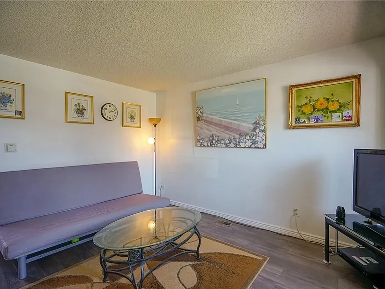 12232 Newport Dr — Photo 4