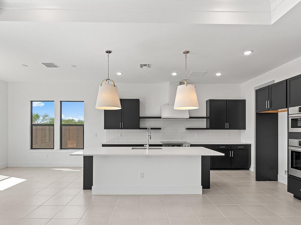 1st image of 611 E Aurora Drive