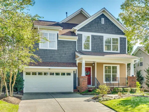 1722 Lakeland Trail Dr, Tega Cay, SC 29708
