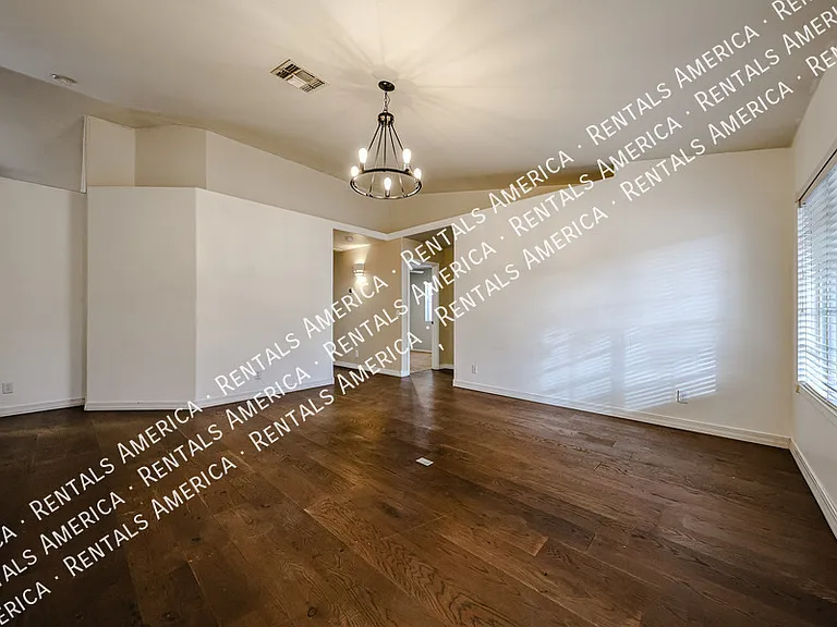 2292 E Remington Pl — Photo 5