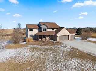 N2729 Lakeshore Rd, Kewaunee, WI 54216