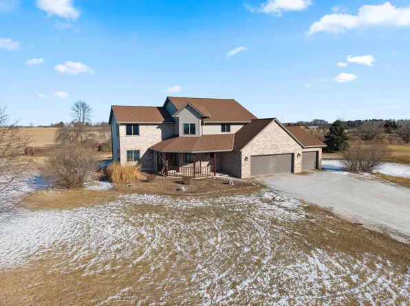 N2729 Lakeshore Rd, Kewaunee, WI 54216
