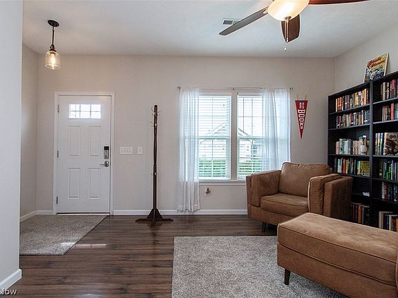 4th image of 2959 Island Creek Dr