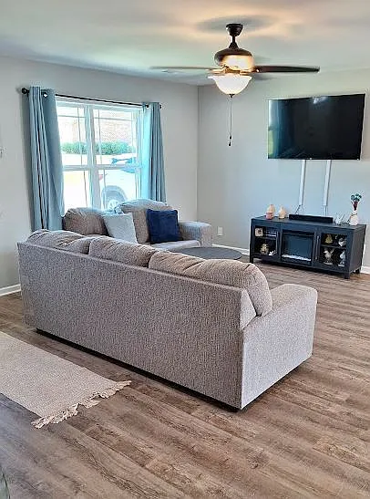 2 bed, 1150 sqft, $1,550 — Photo 2