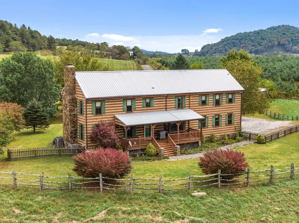 840 Carsonville Rd, Elk Creek, VA 24326