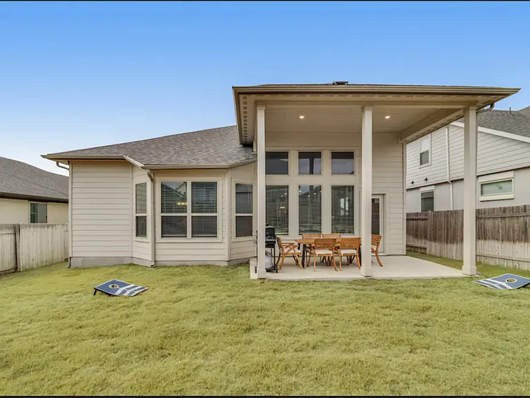 Birkshire Dr — Photo 22