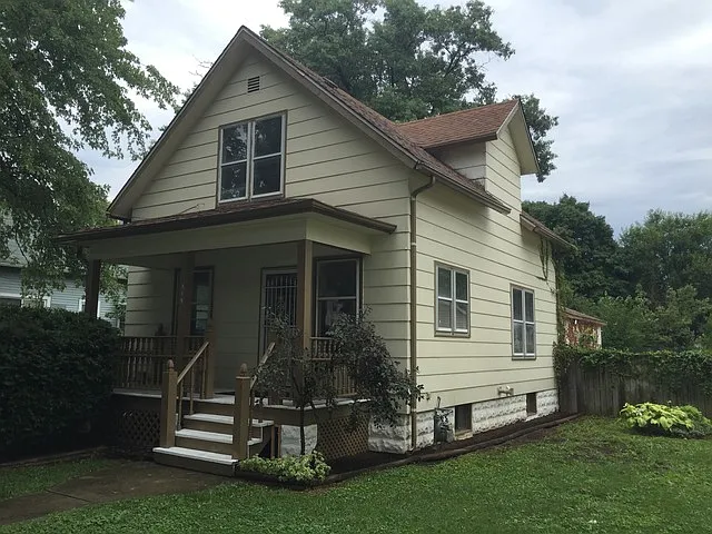 519 Hammond Ave photo 1