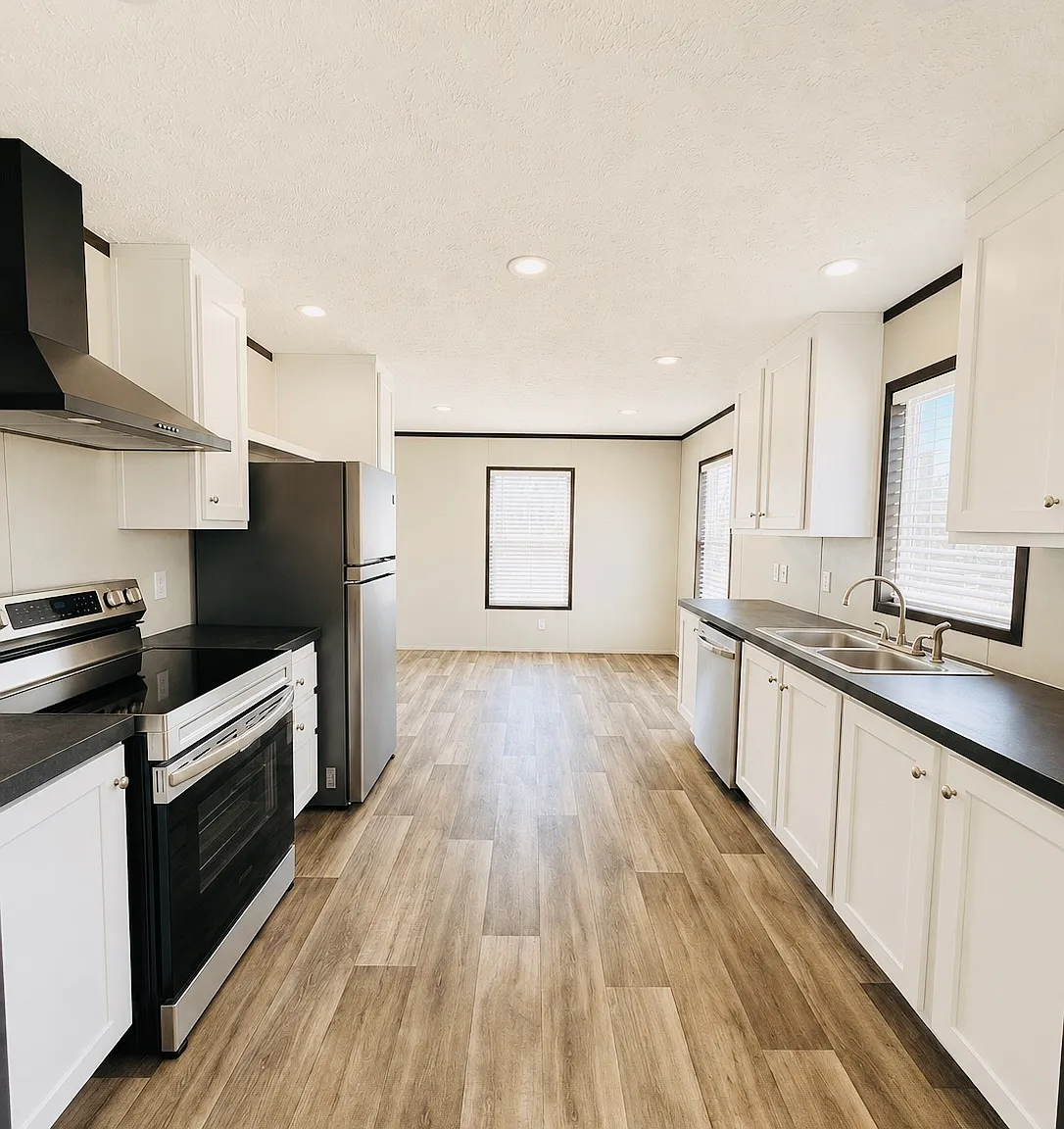 3 bed, 1152 sqft, $1,255 — Photo 2